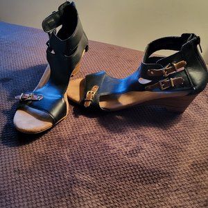 Wedge shoes